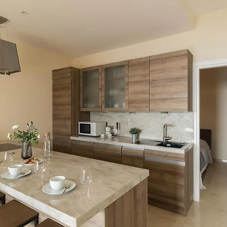 Apartment La Baia By Garda San Felice del Benaco